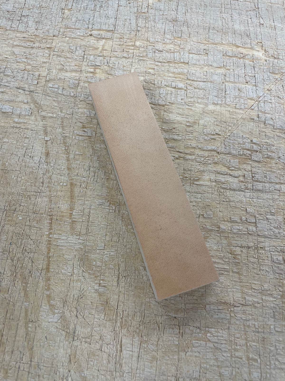 Lanière en cuir faite main 140x35mm