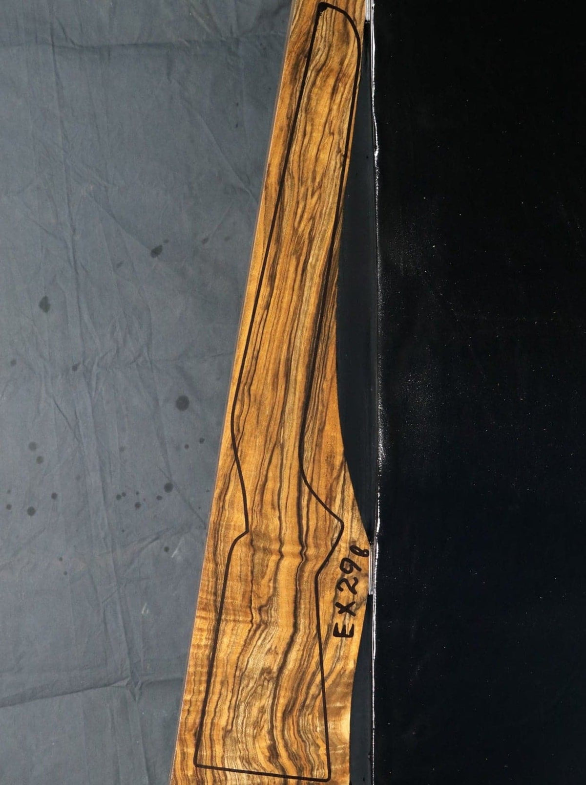 Ébauche de crosse de fusil Noyer turc Grade Exhibition EX29