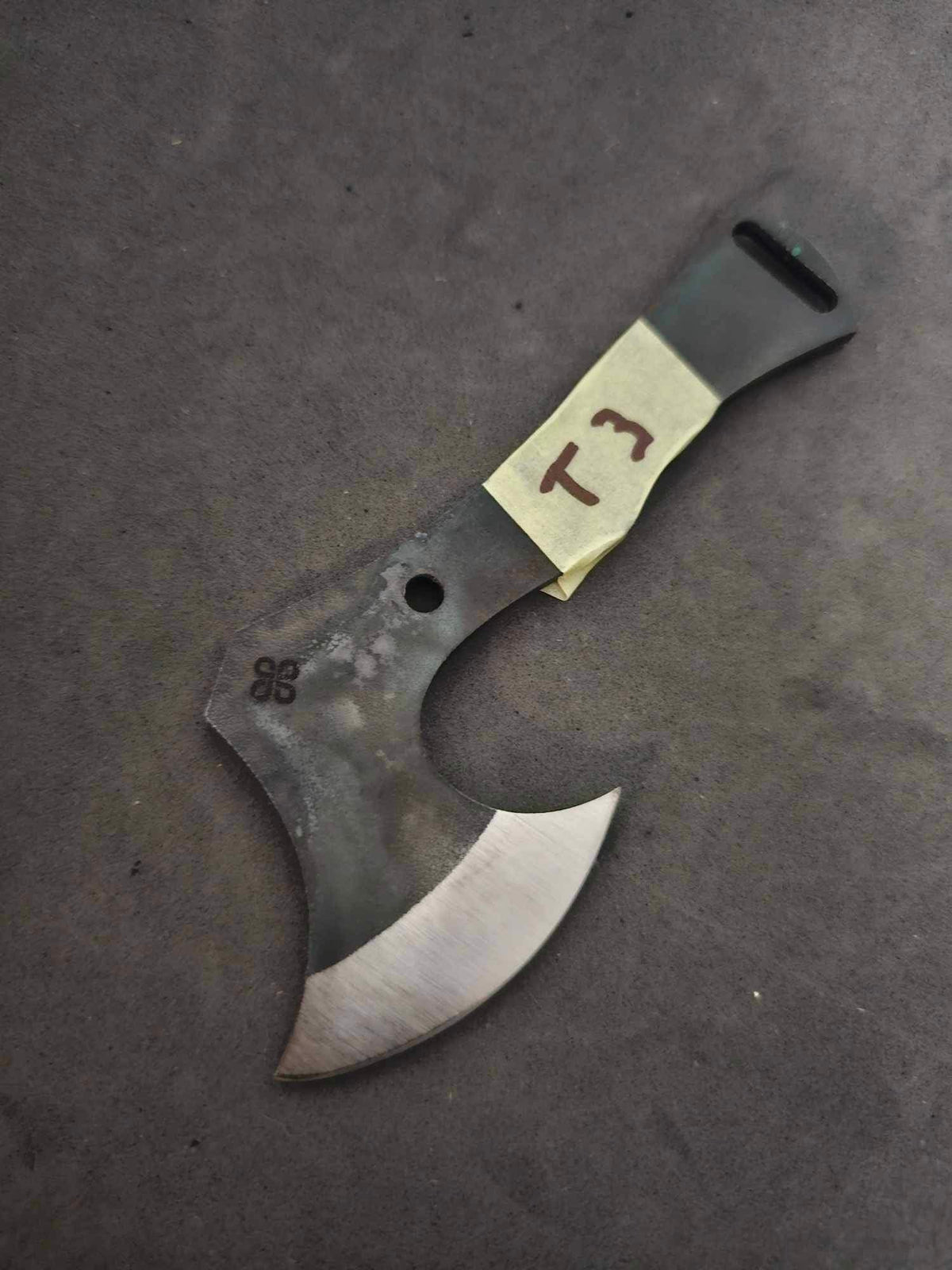 Hachette Tomahawk AEB-L Clover Blades