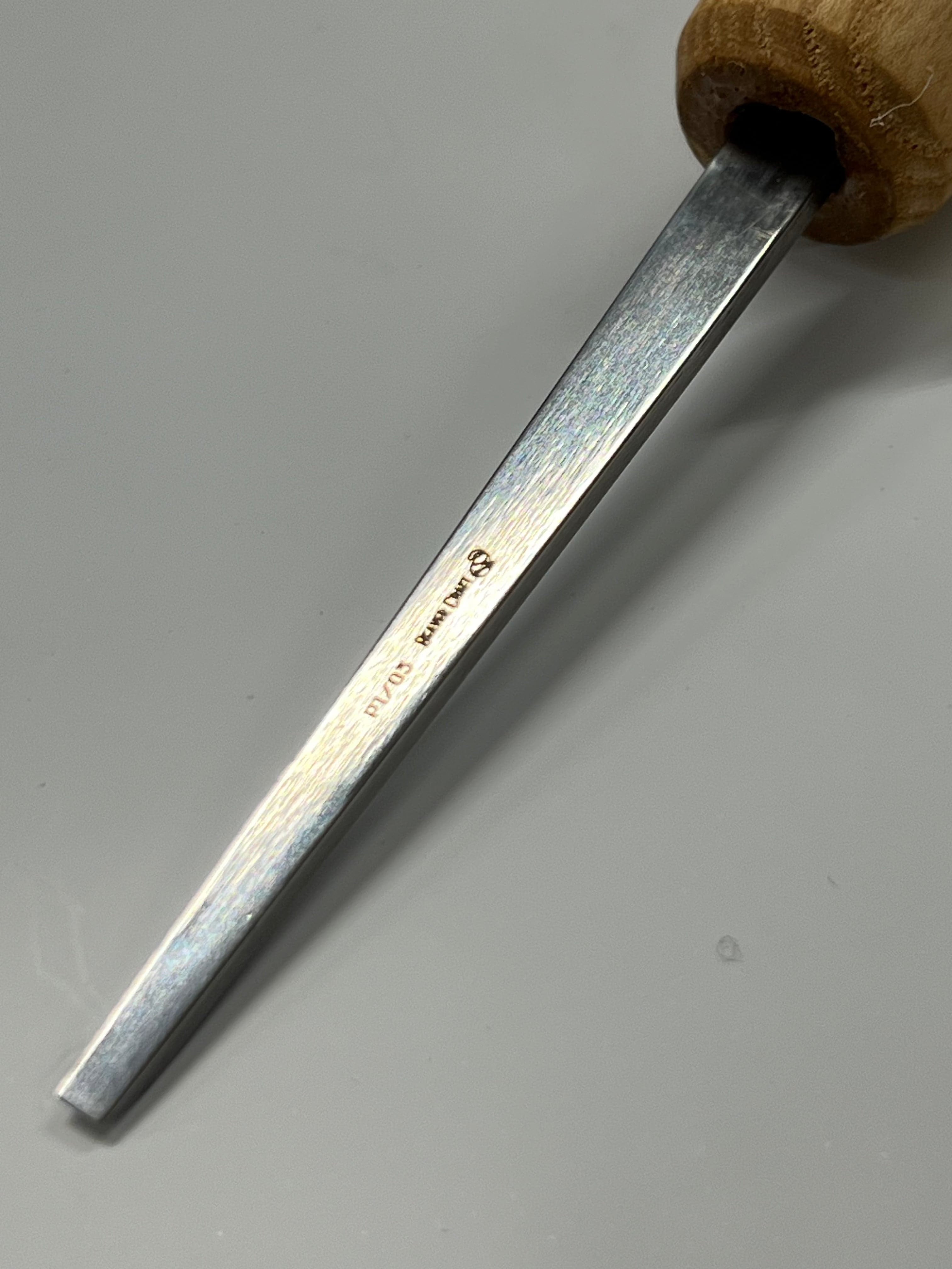 Ciseau à bois 75x3 mm, droit et plat, P1/03 avec pommeau