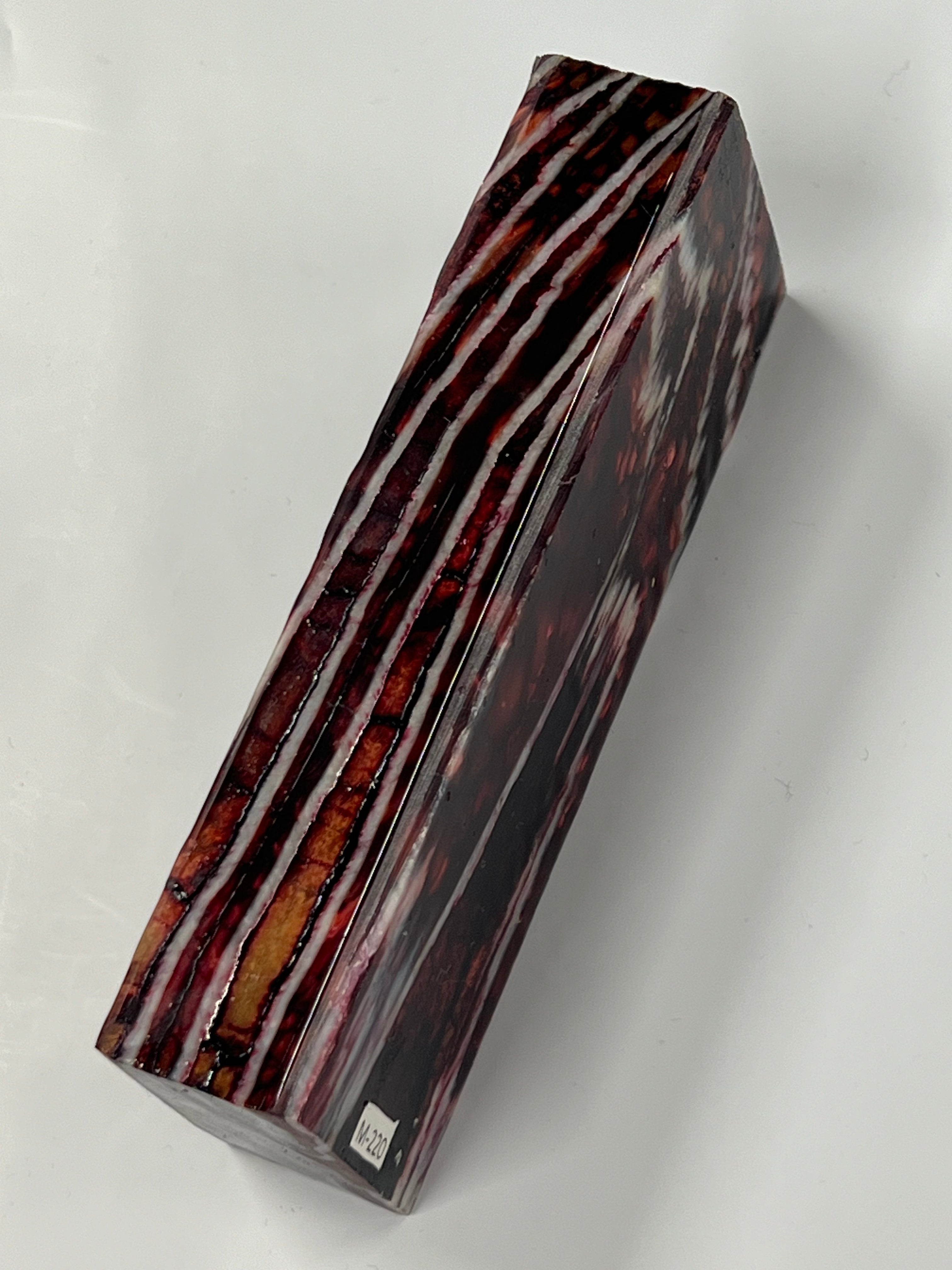 Ébauche de manche de couteau en molaire de mammouth M220 (rouge)