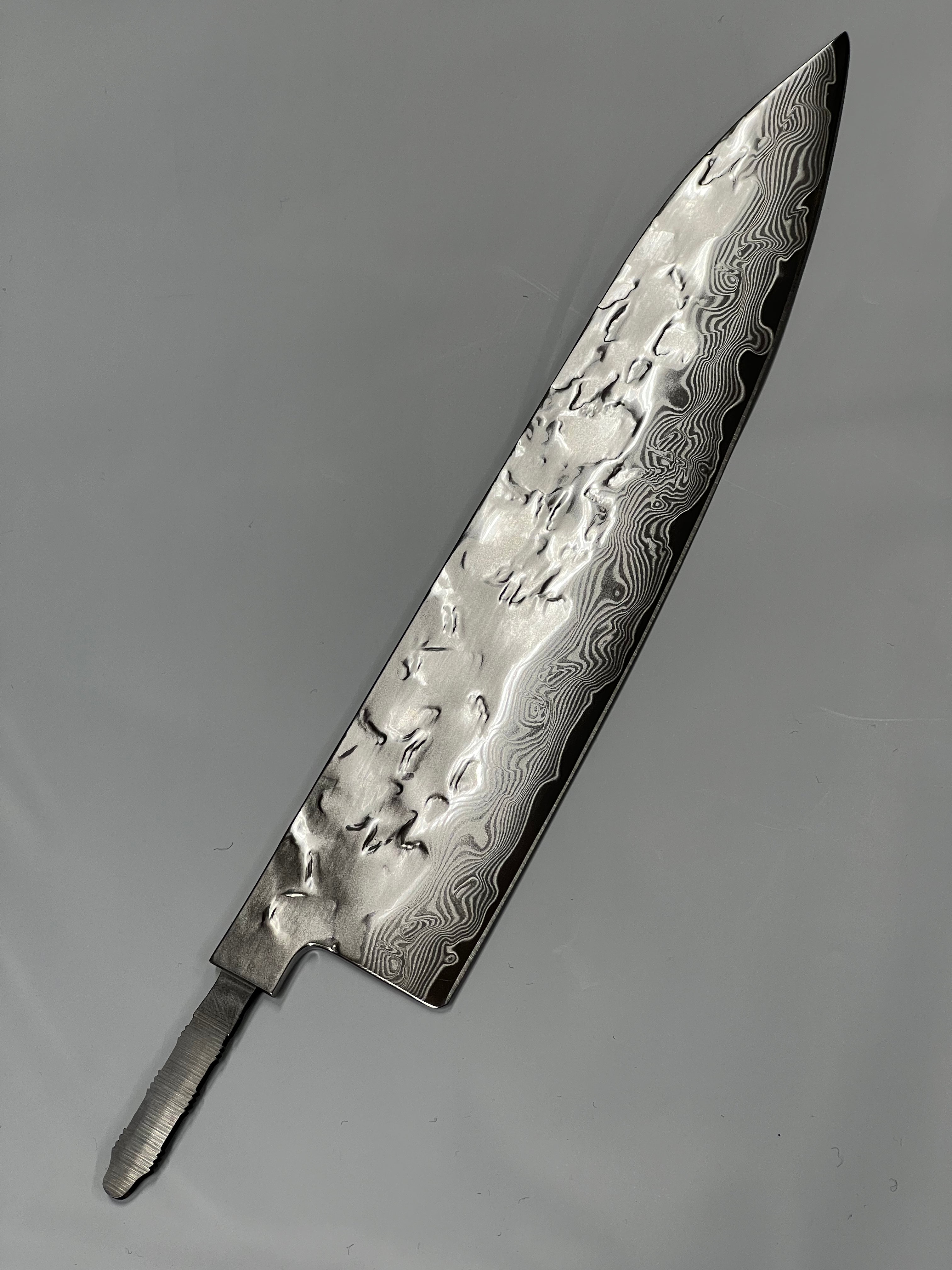 Couteau de chef 200 mm VG-10 poli Brute de forge Damas