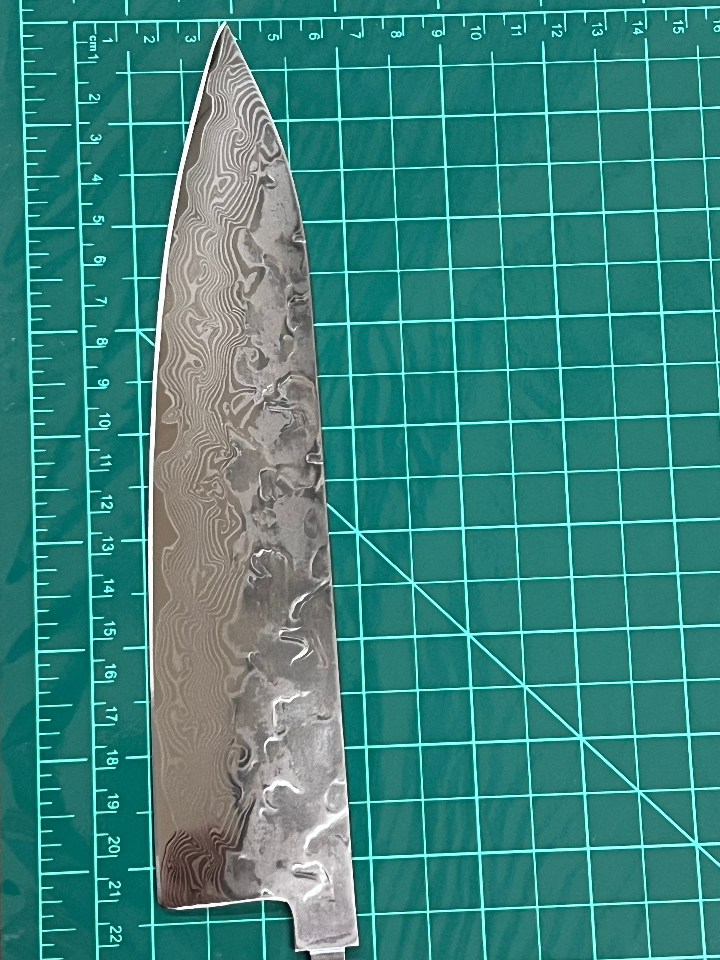 Couteau de chef 200 mm VG-10 poli Brute de forge Damas