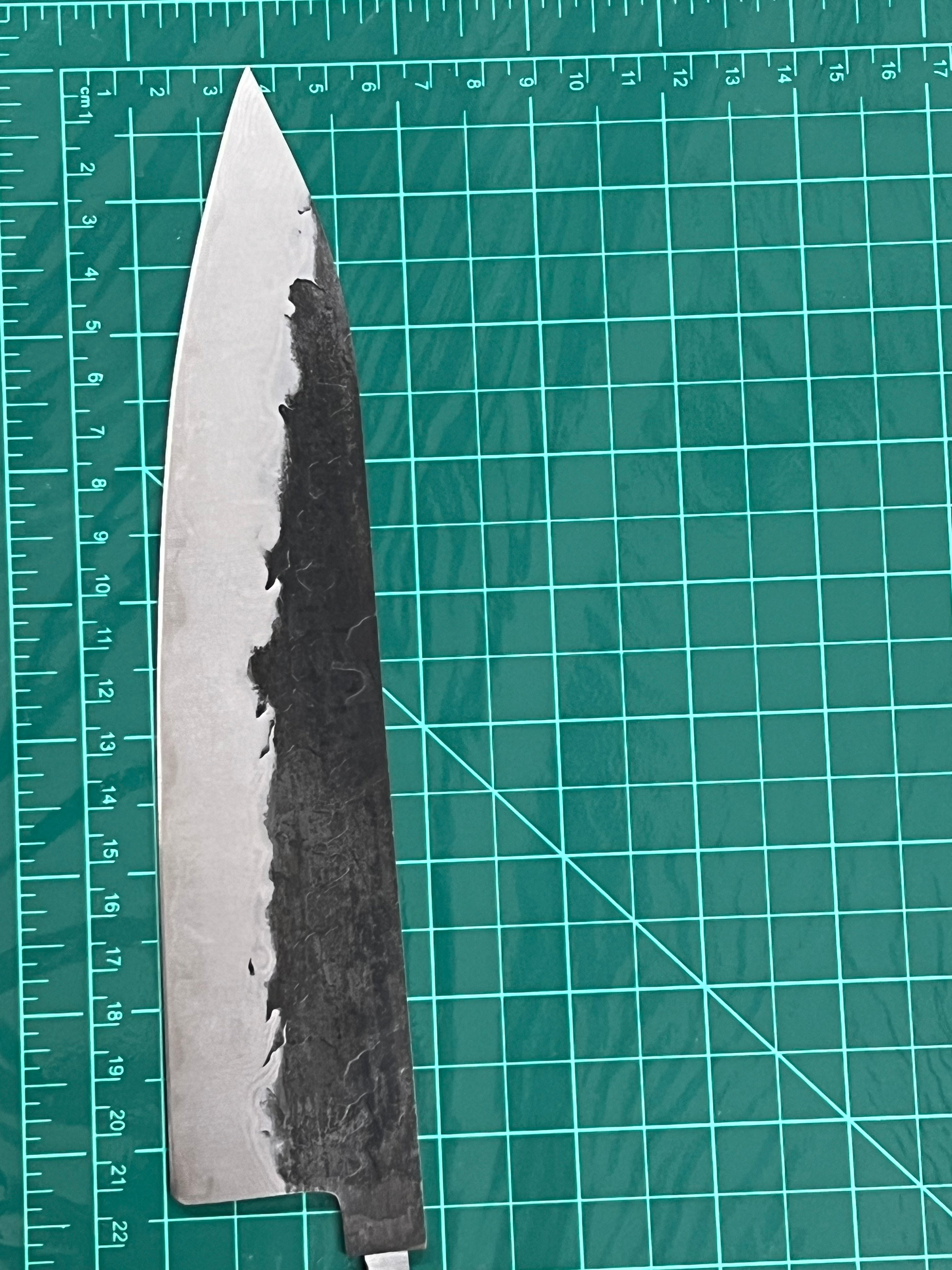 Couteau de chef 200 mm VG-10 Noir Brute de forge Damas