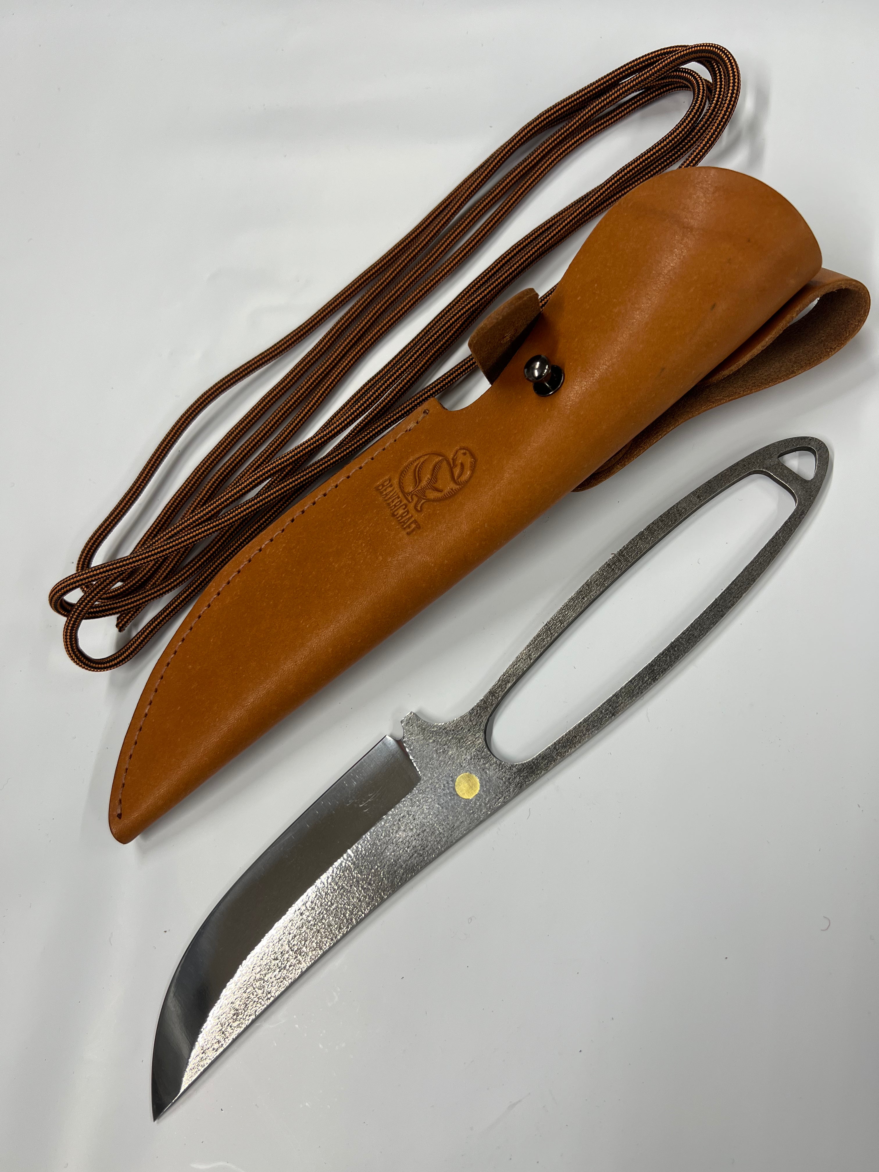 Couteau squelette SNK1 avec étui en cuir