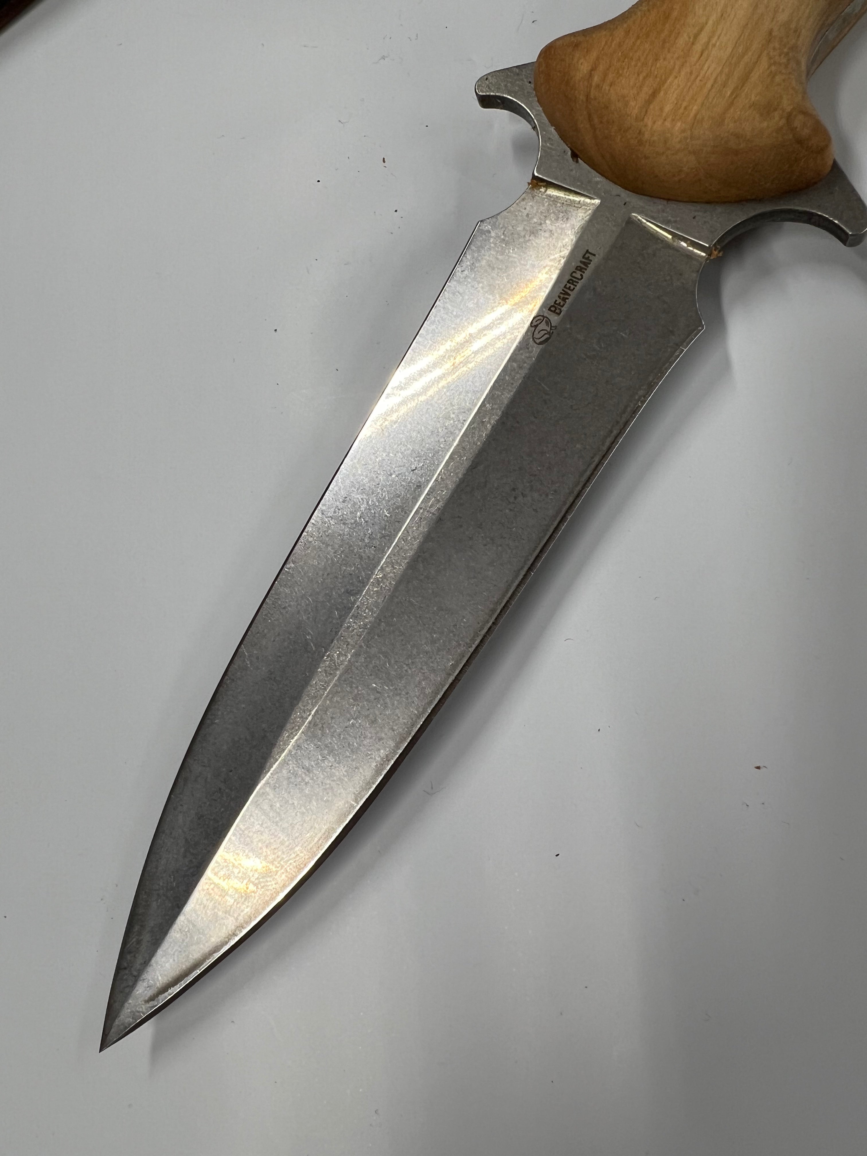 Couteau tactique ukrainien Dagger TLK2 avec étui en cuir