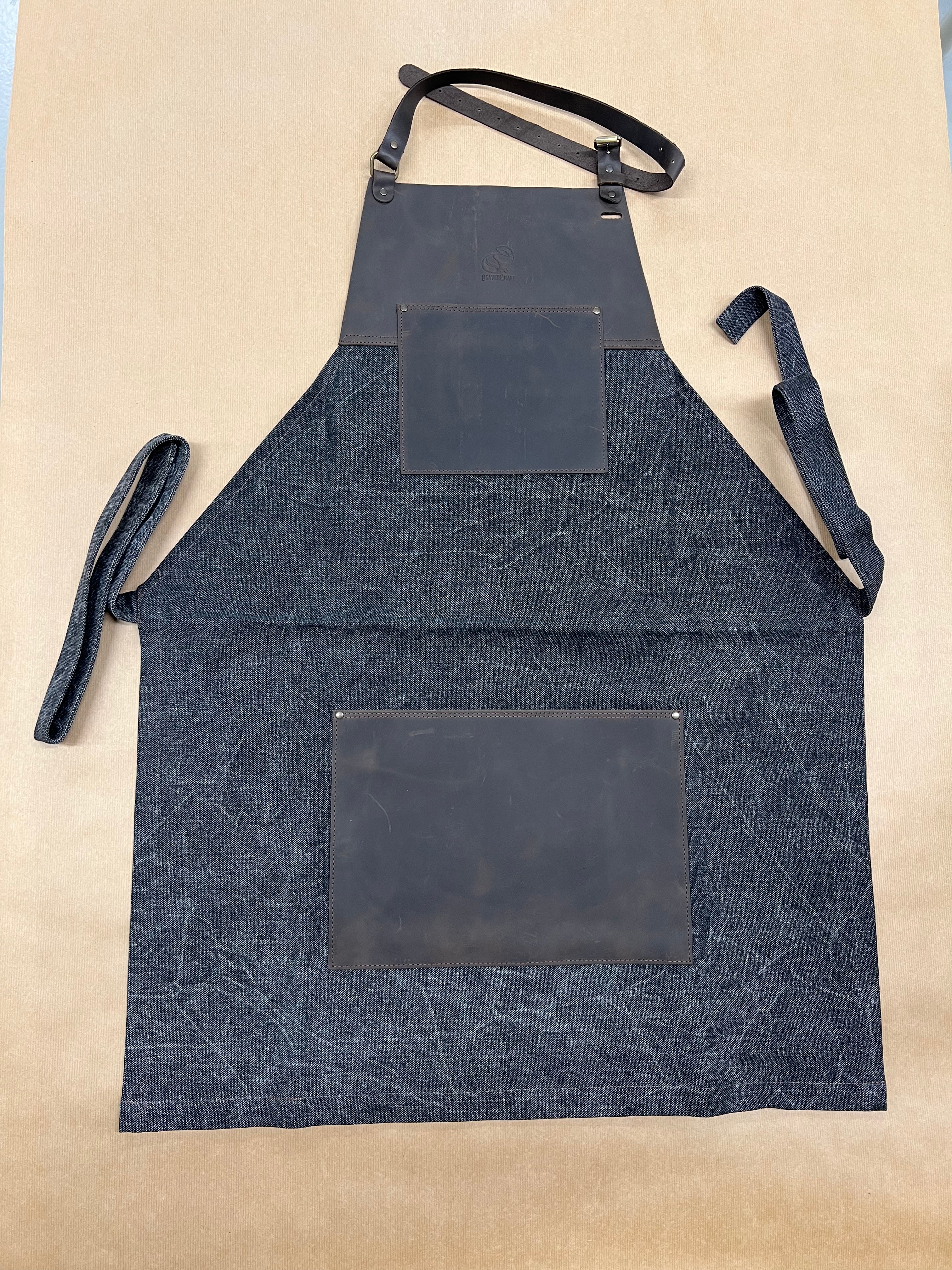 Tablier réglable en cuir marron et toile AP4