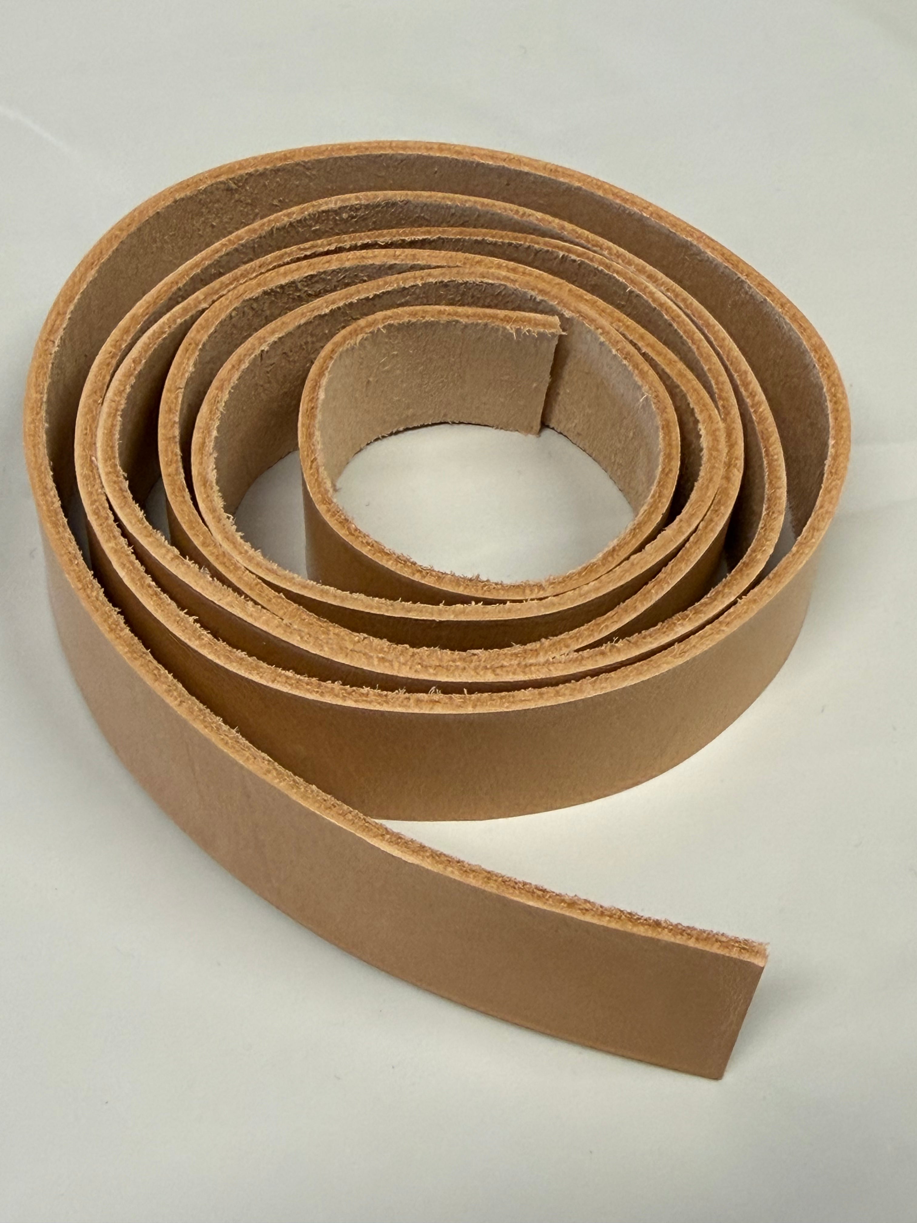 Apprendre à fabriquer un étui à couteau : cuir brut, cuir à étui et cuir à lanière/suspension