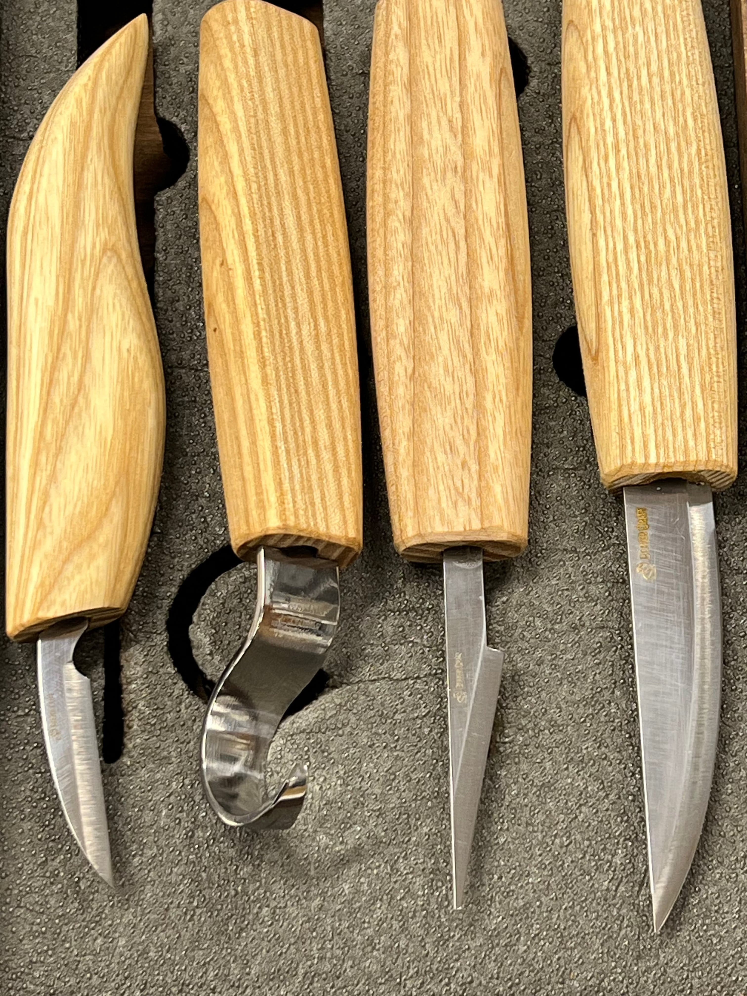 Jeu de 4 gouges de sculpture sur bois S09 en coffret