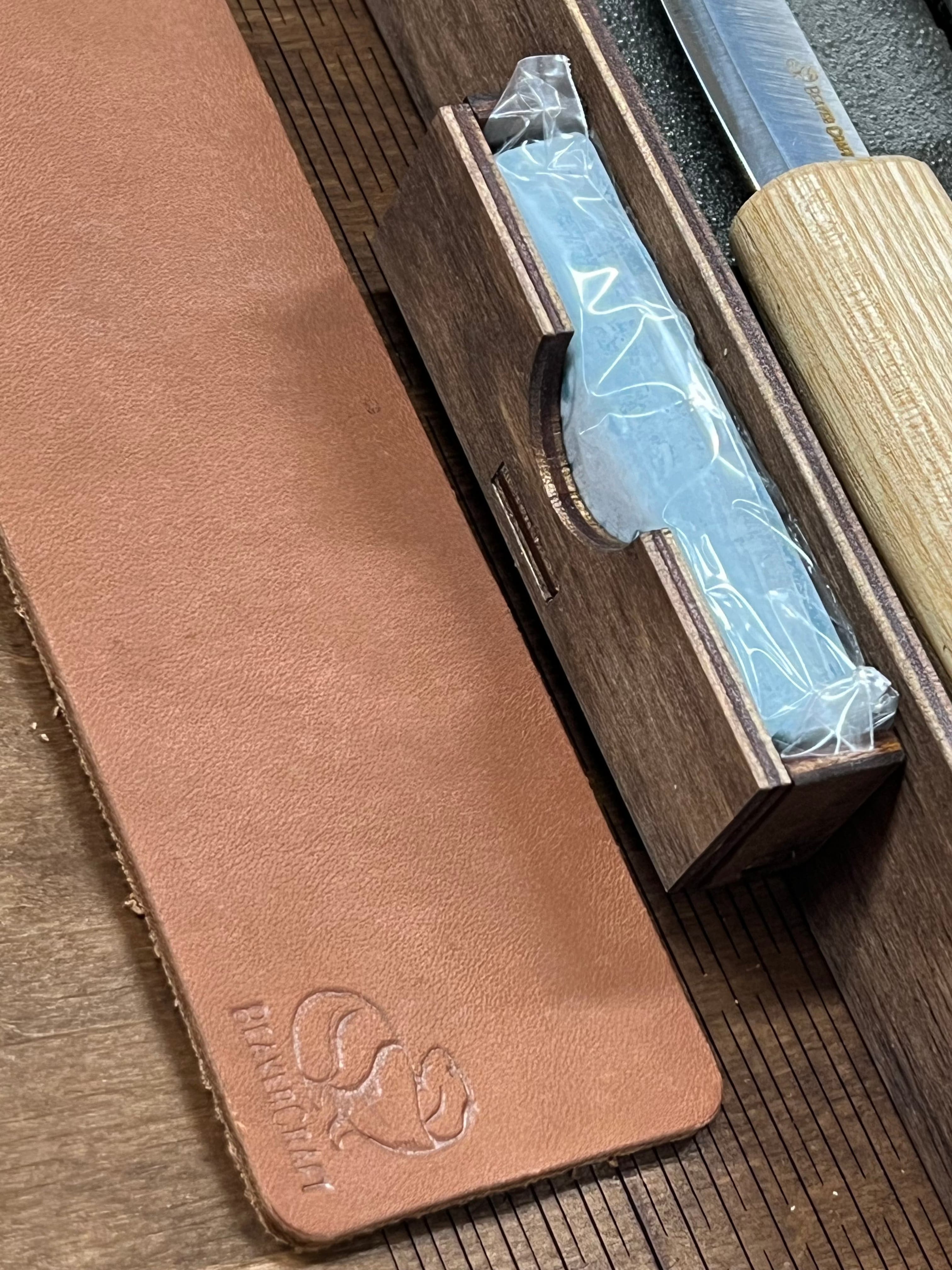 Jeu de 4 gouges de sculpture sur bois S09 en coffret