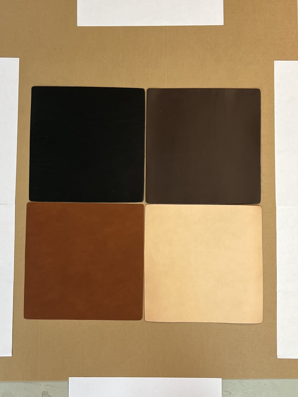 Cuir à fourreau teint 31x31cm