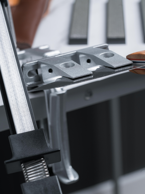 SwiftEdge Cross : Système d'affûtage à angle réglable avec pierres diamantées
