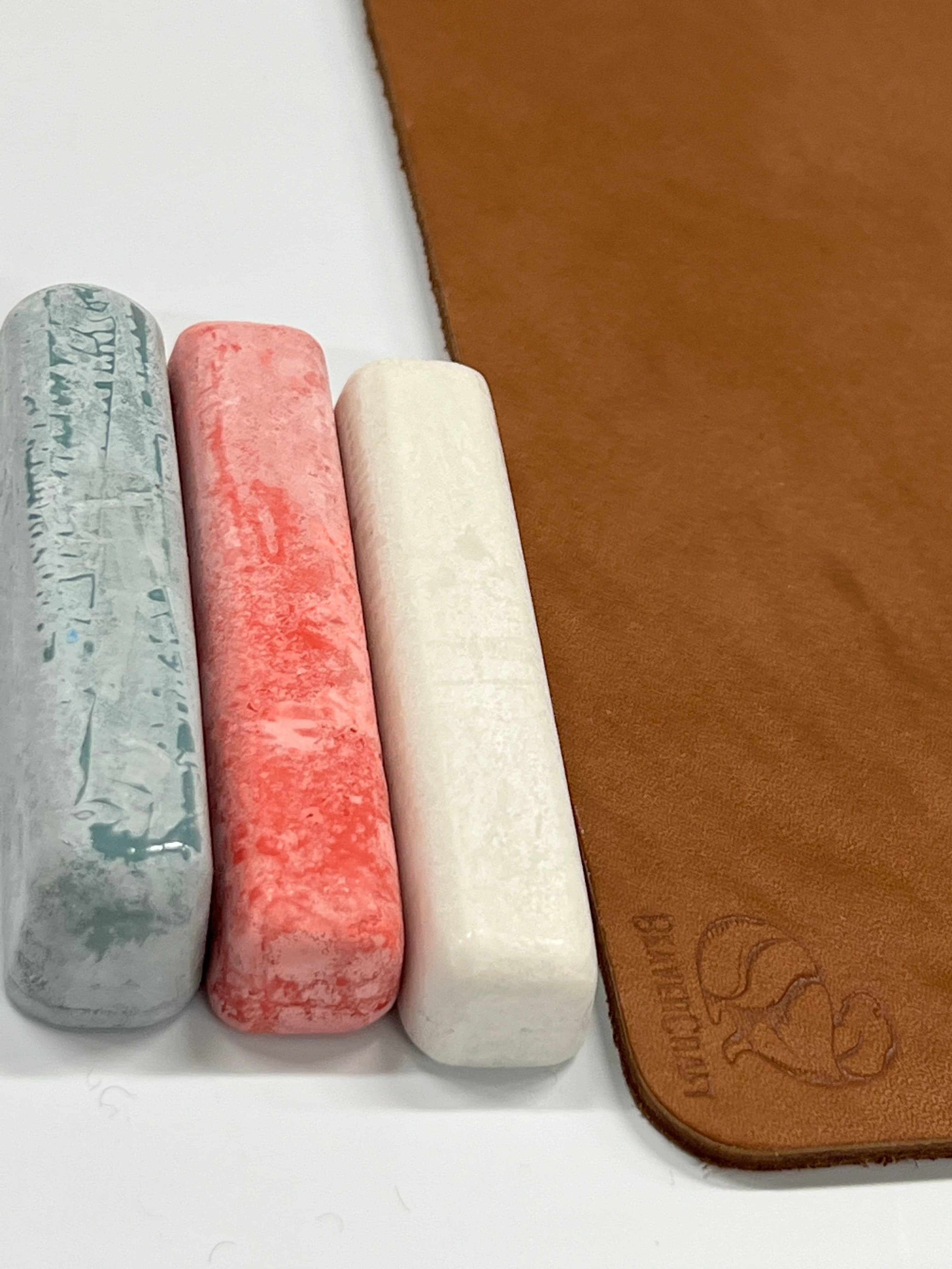 Cuir à rasoir 305x75 mm avec 3 types de pâte à affûter