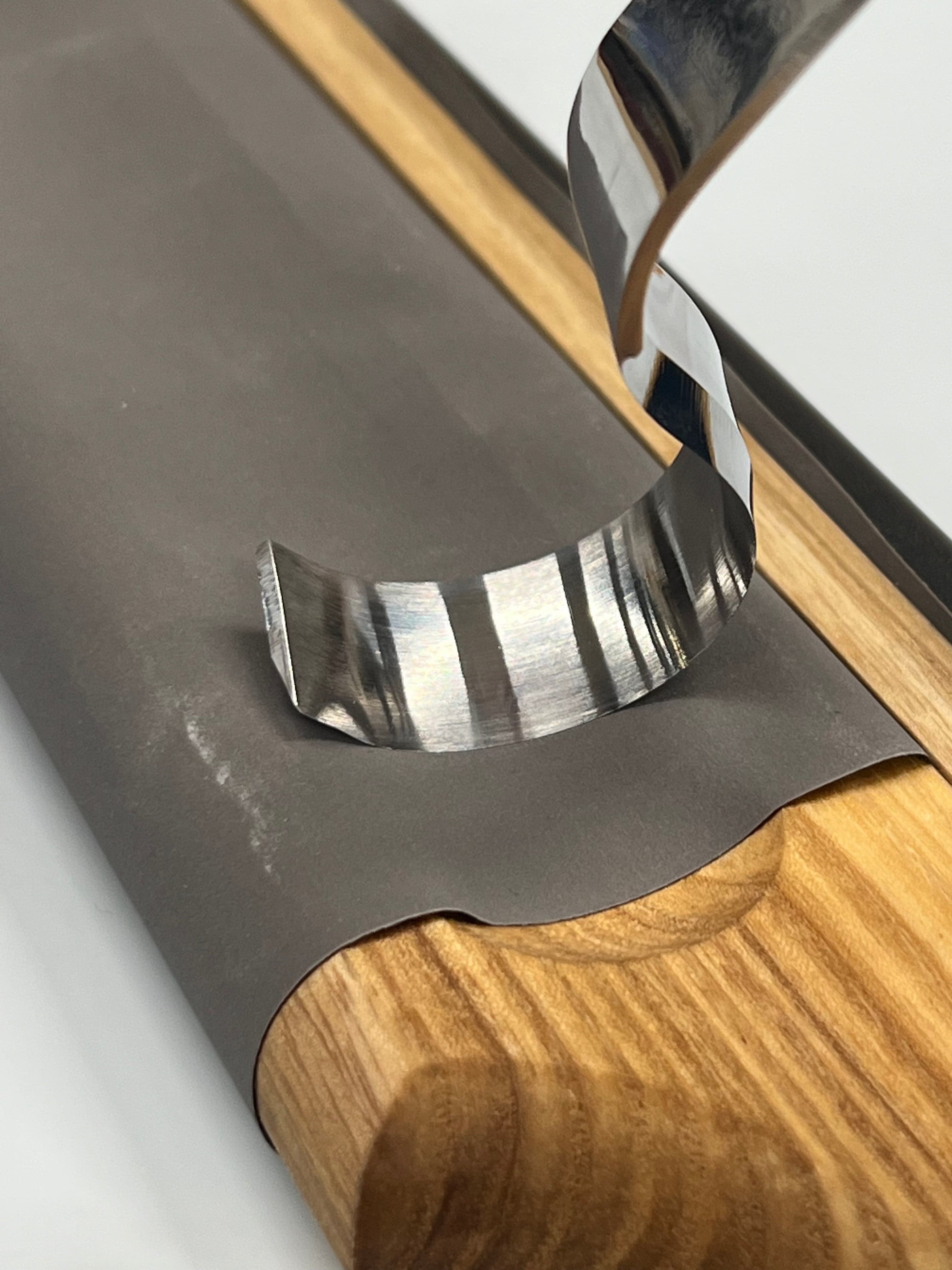 Cuir à affûter pour couteau à évider et lame courbe LS5P1
