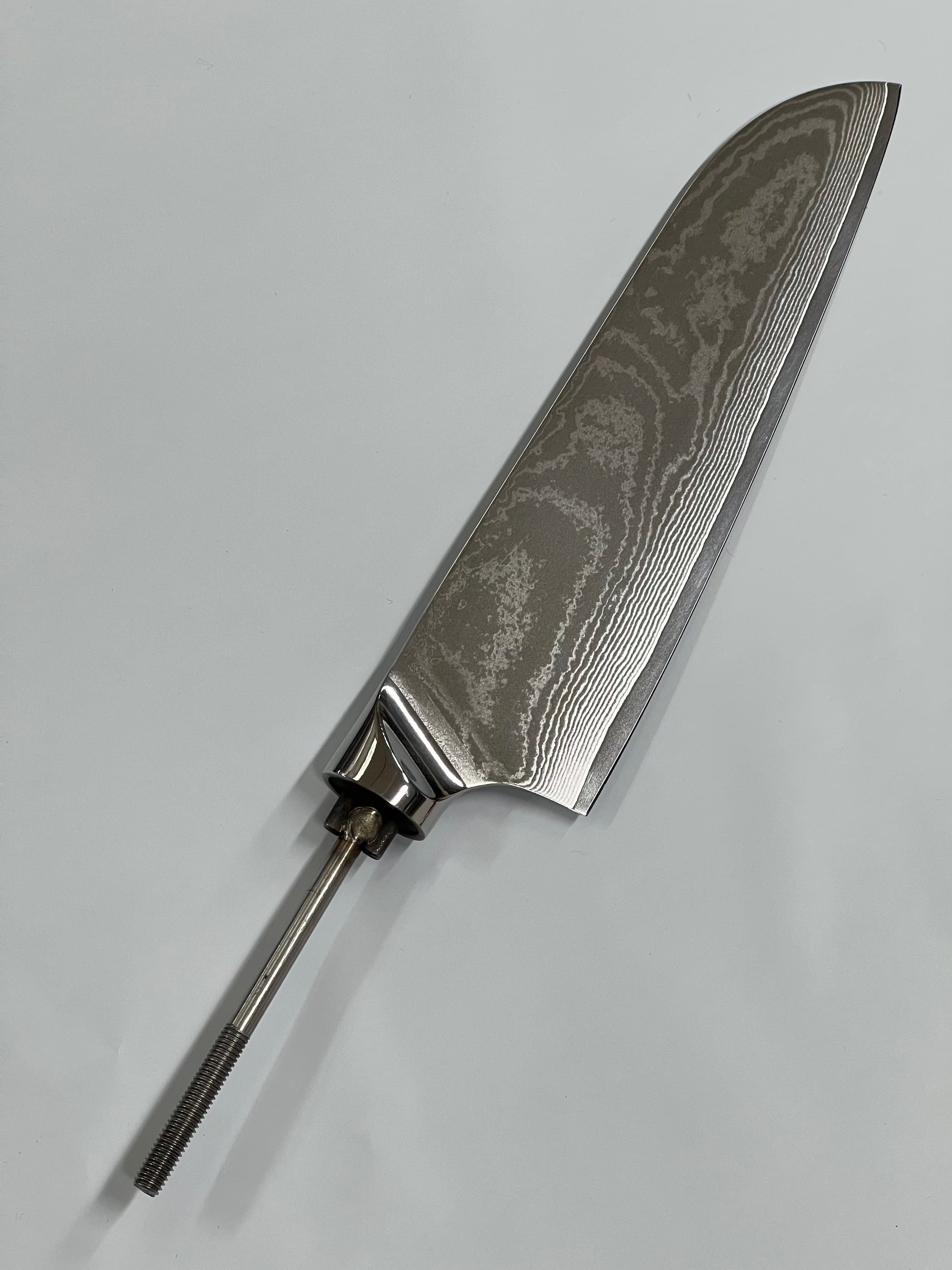 Santoku - Couteau de chef en acier damassé inoxydable 8" à soie filetée