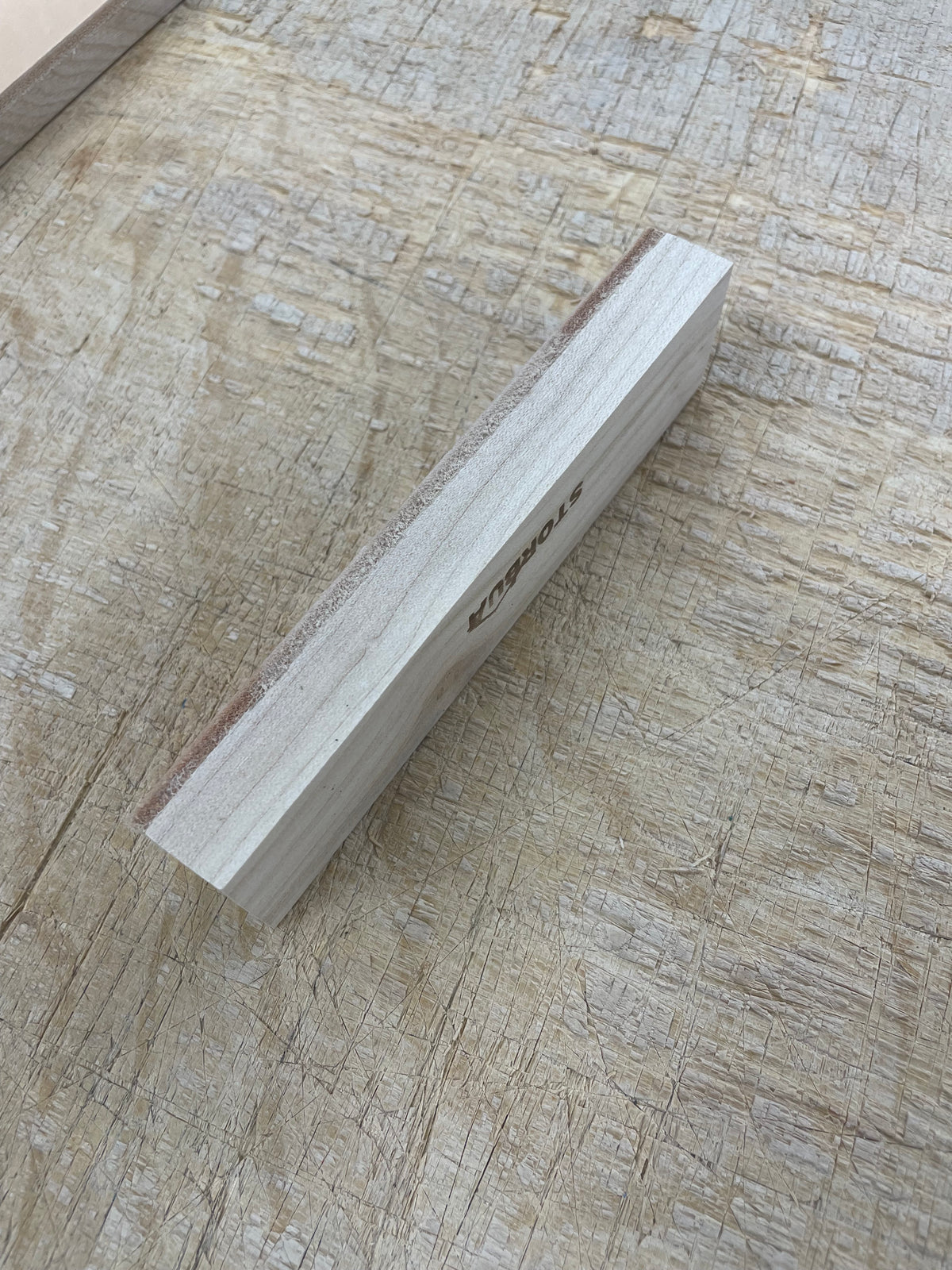 Lanière en cuir faite main 140x35mm