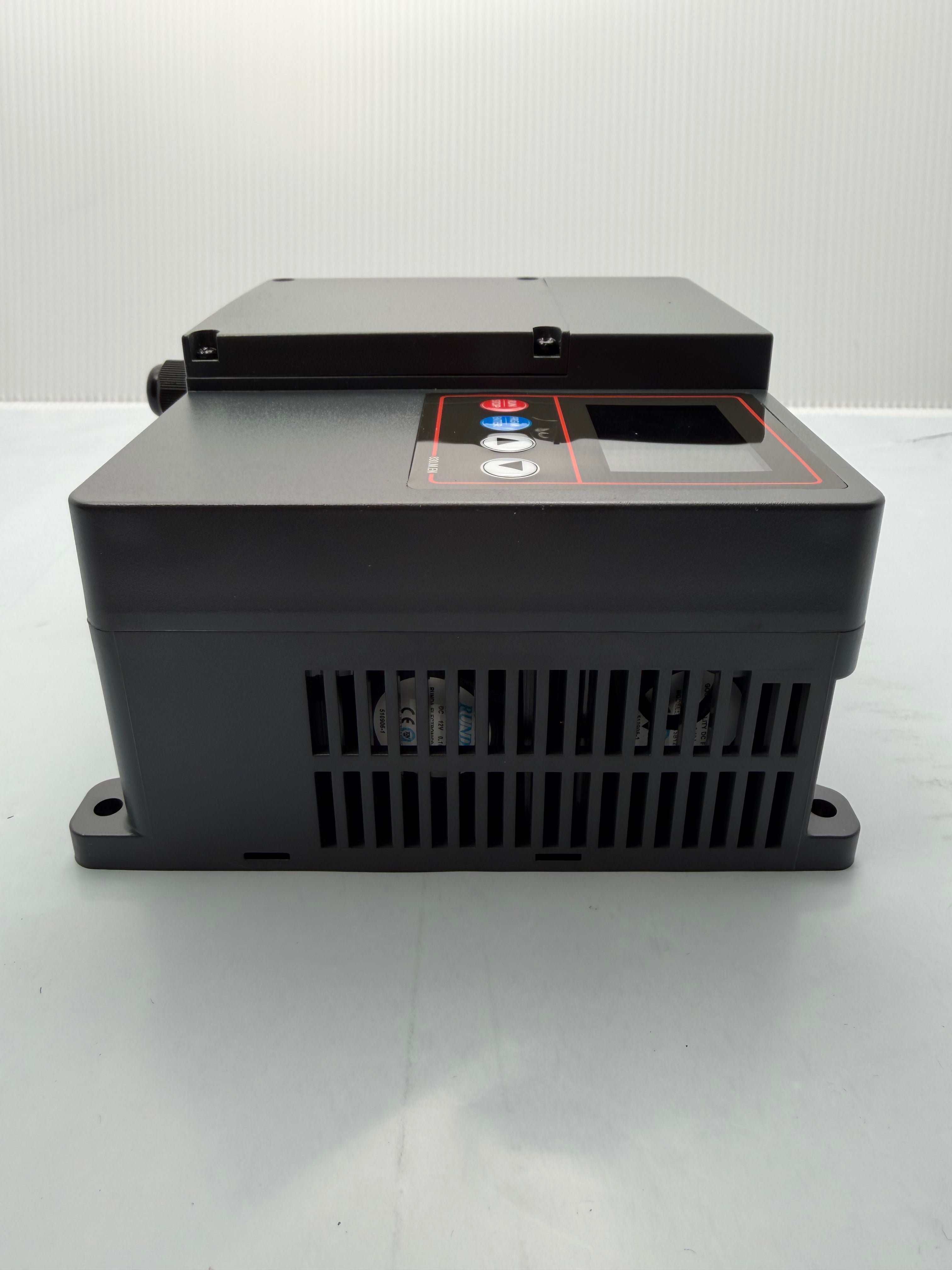 Variateur de fréquence Contrôle de vitesse pour ponceuse S1 VFD 1,5kW 230V monophasé vers triphasé