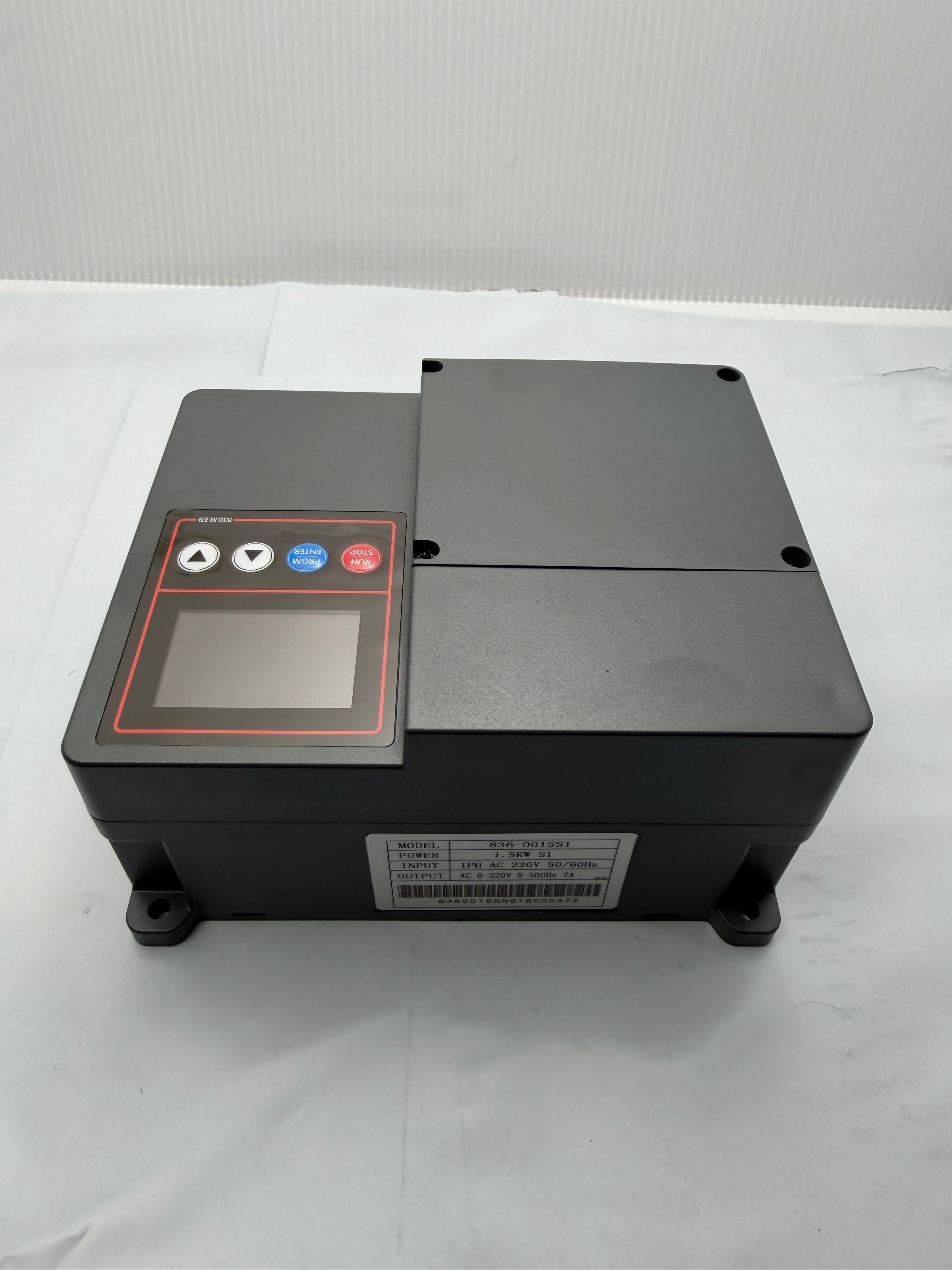 Variateur de fréquence Contrôle de vitesse pour ponceuse S1 VFD 1,5kW 230V monophasé vers triphasé