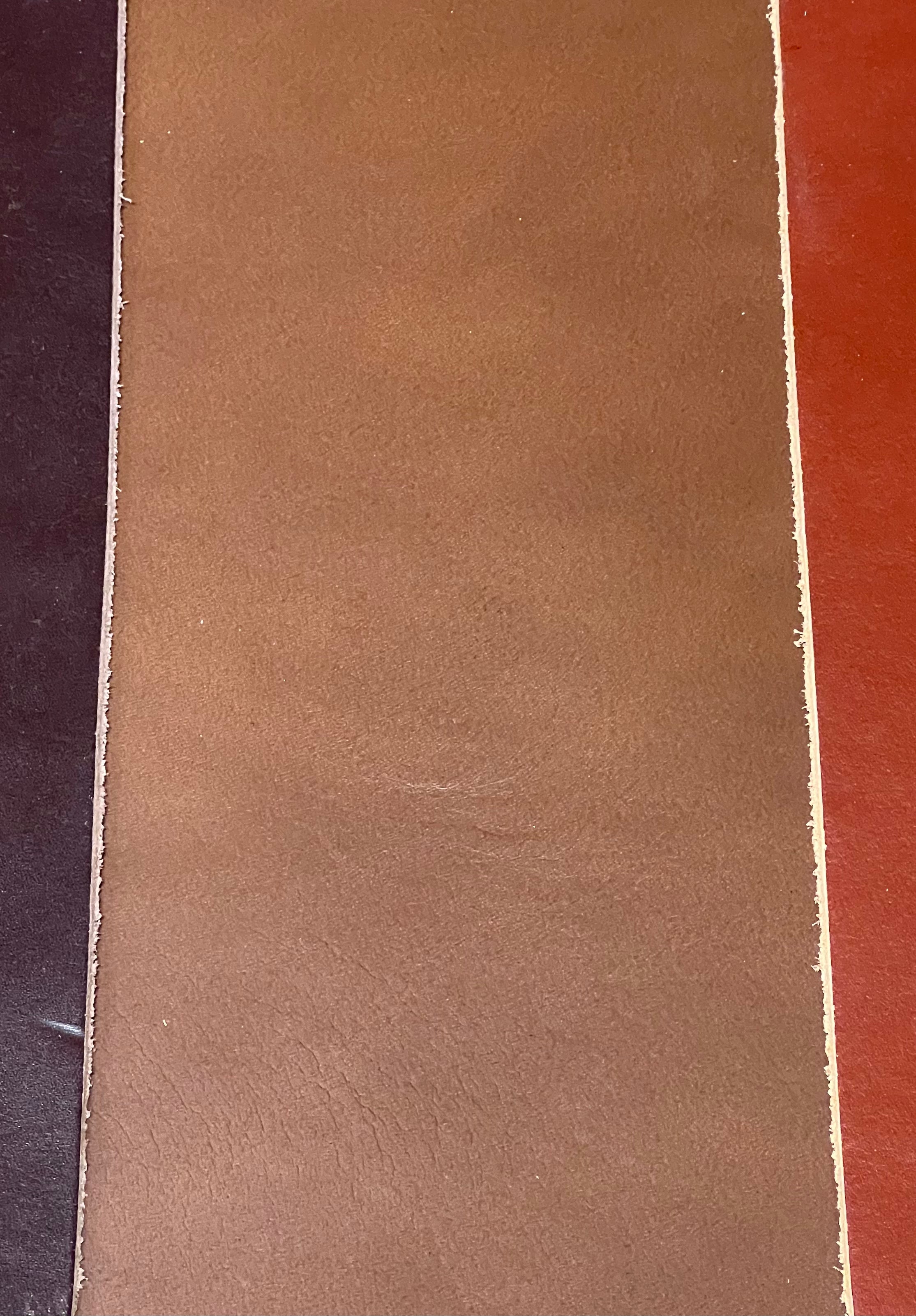 Cuir à fourreau teint 31x31cm