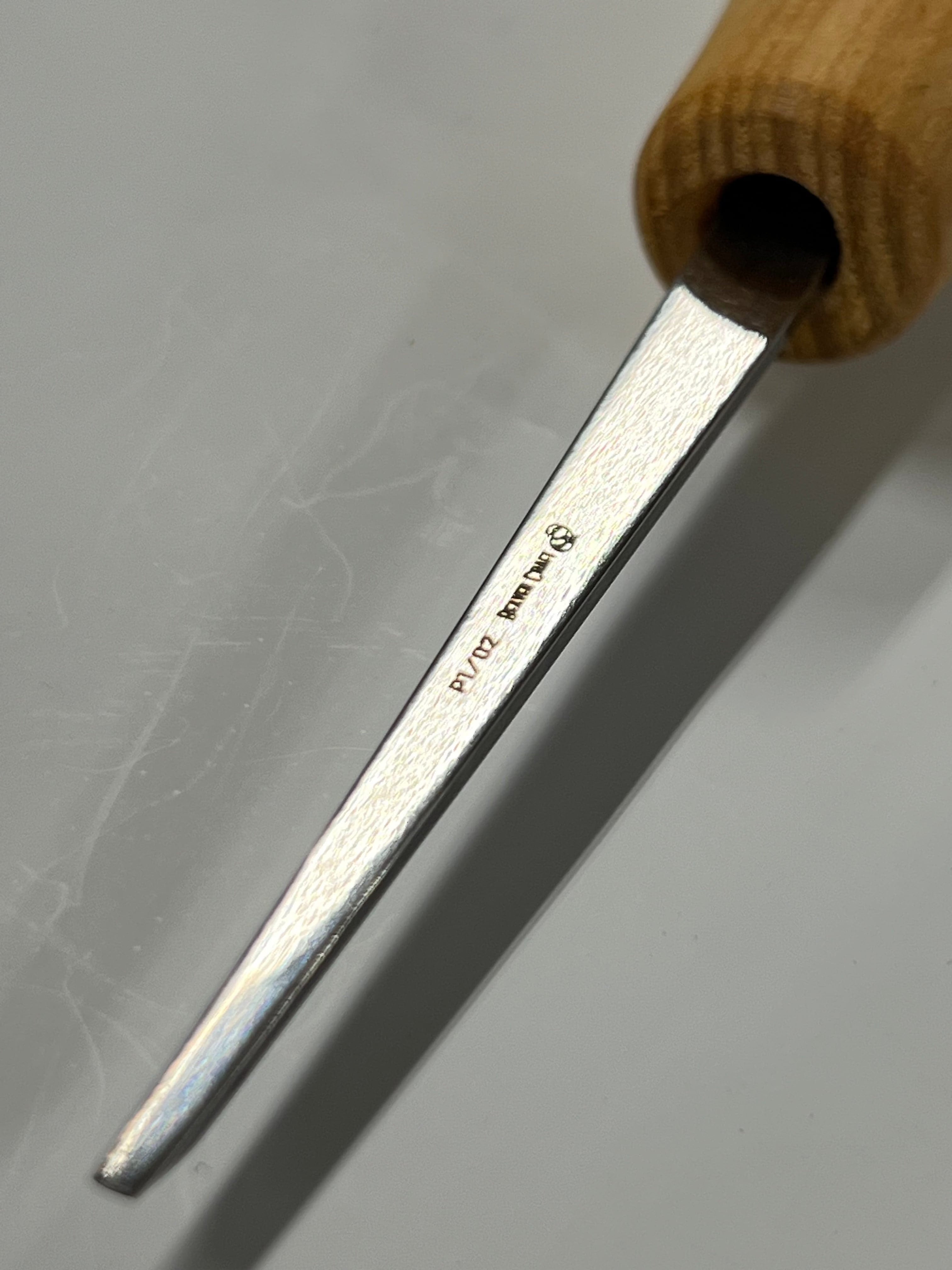 Gouge à bois 75x2 mm, burin plat droit P1/02 avec poignée boule