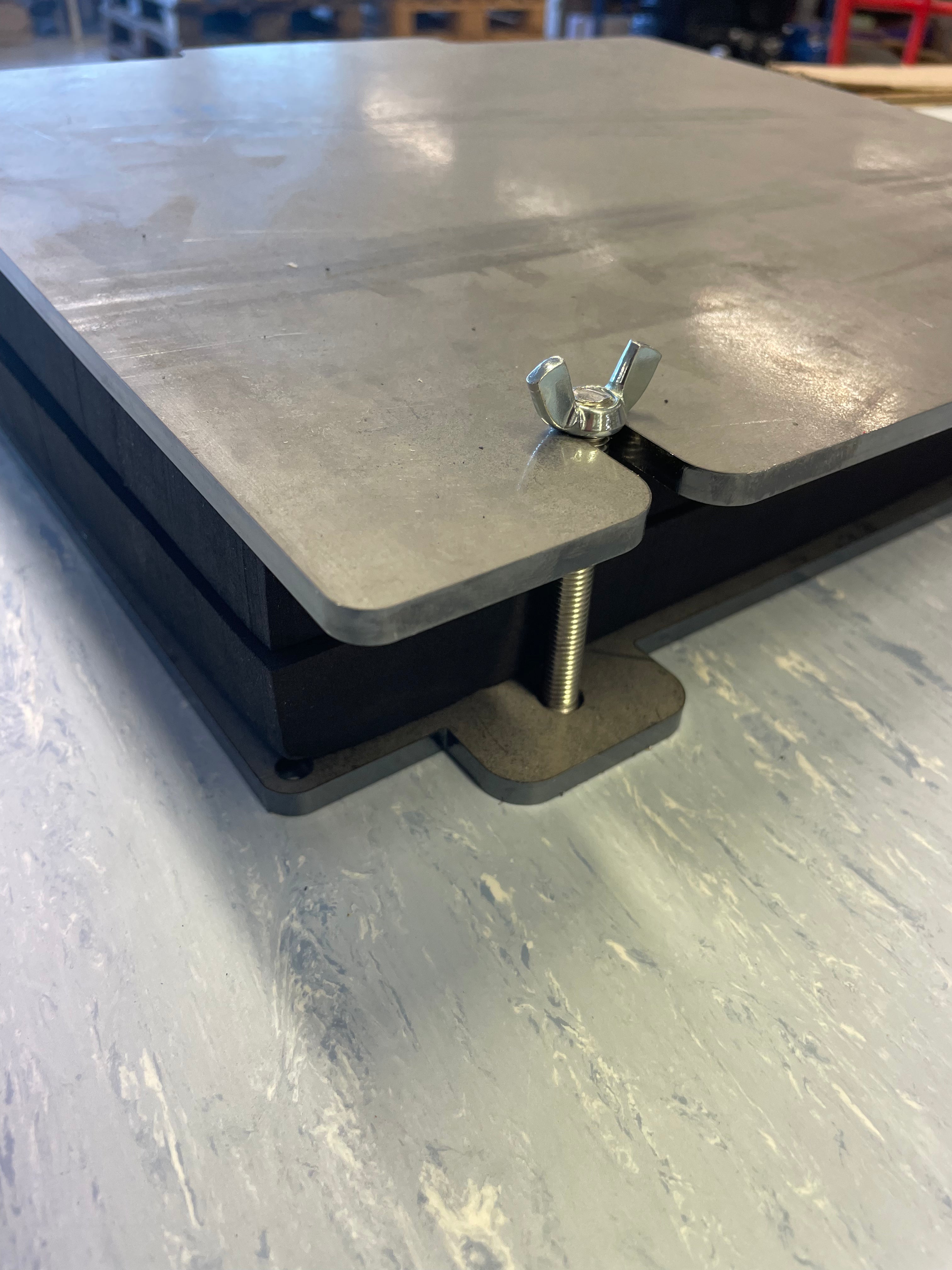 Presse Kydex en acier