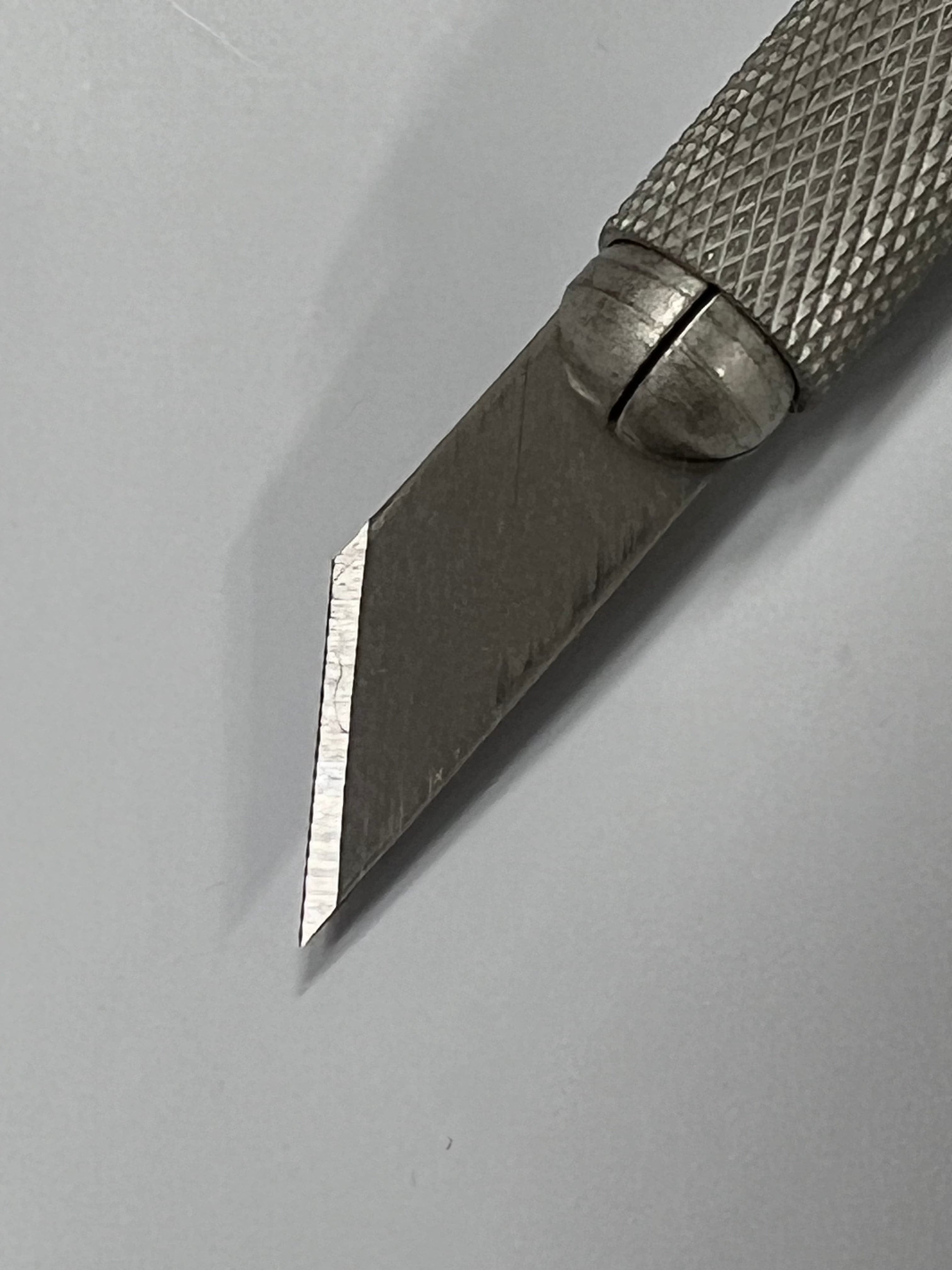 Scalpel de précision