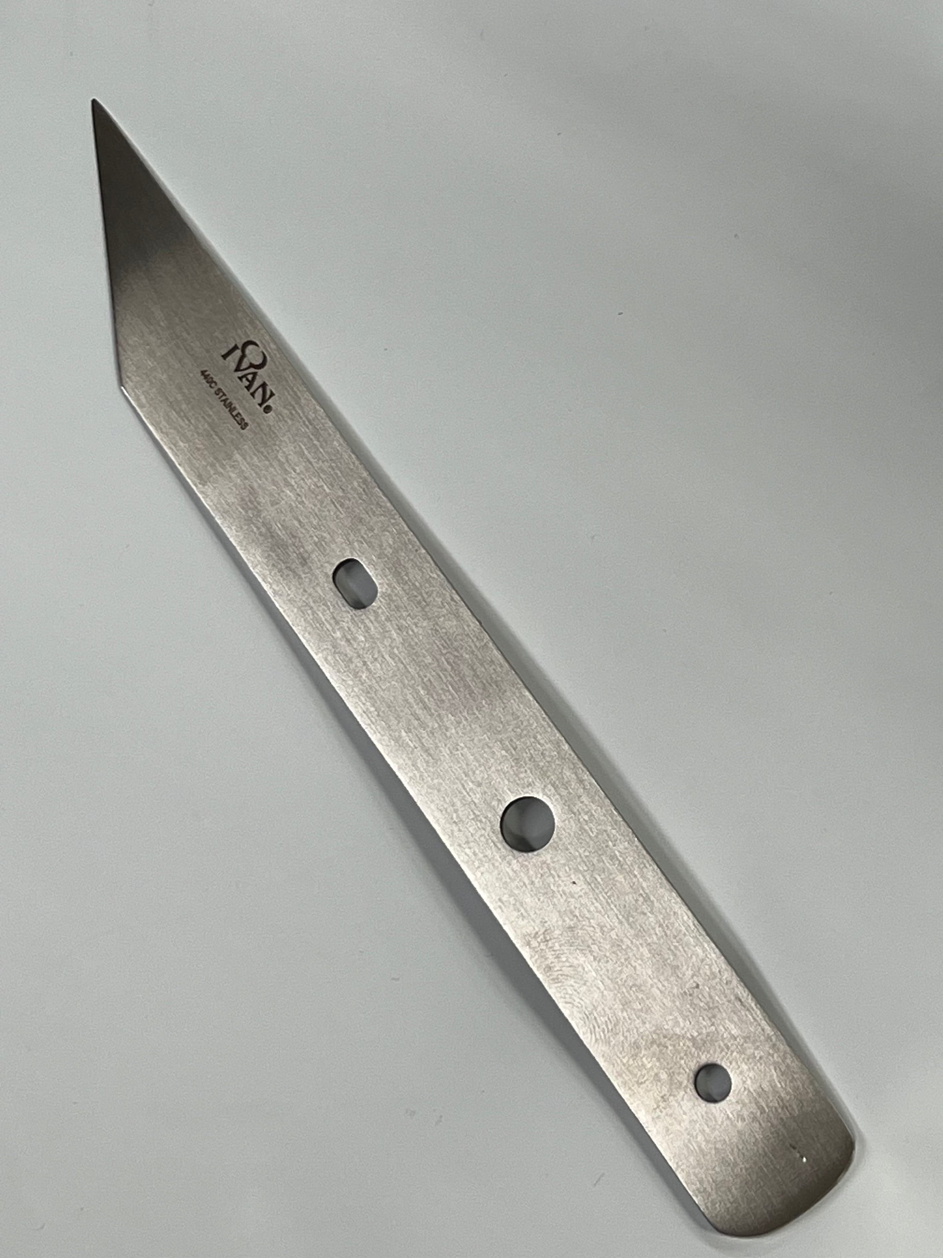 Lame de couteau à pied oblique style français