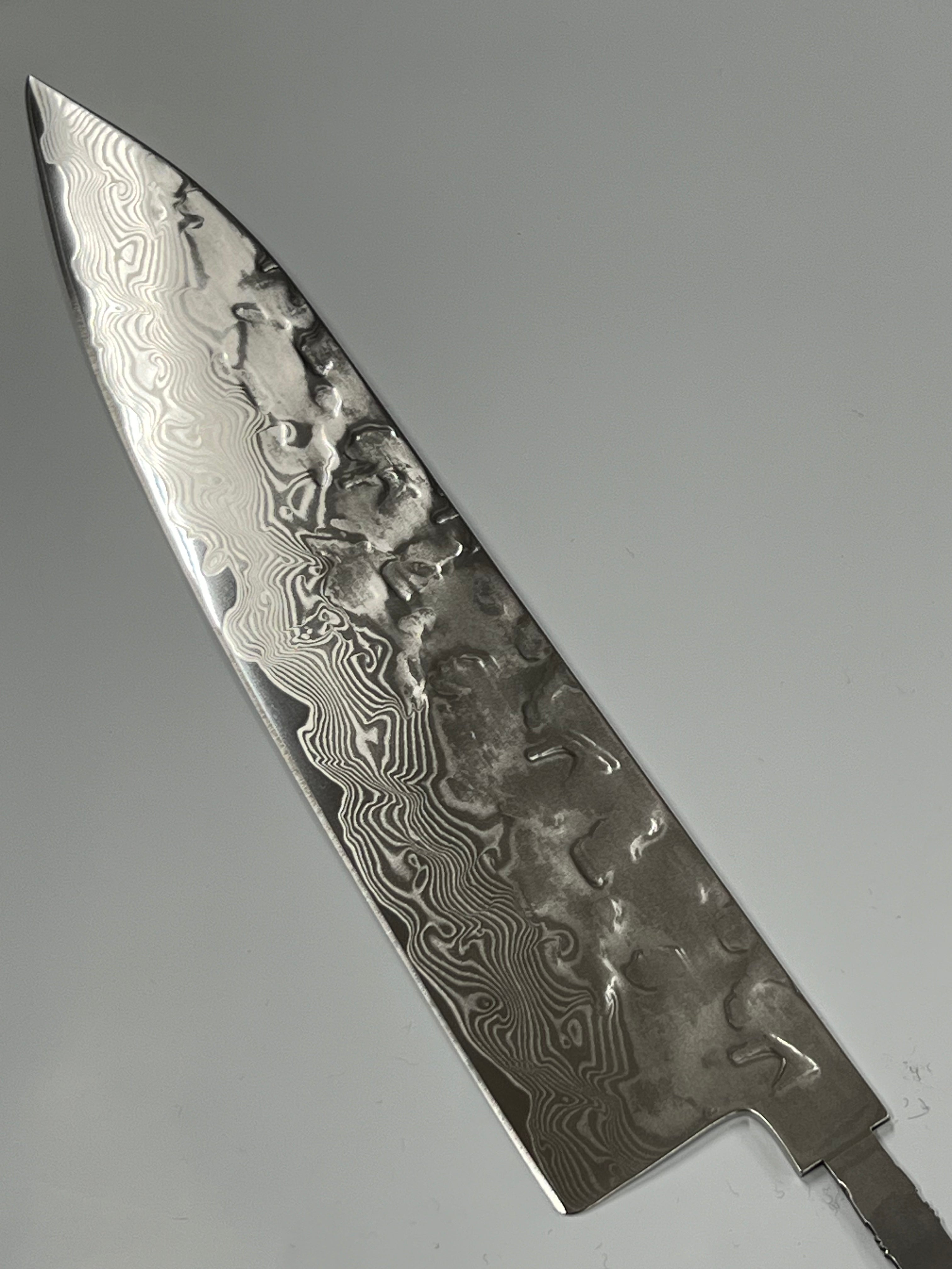 Couteau de chef 200 mm VG-10 poli Brute de forge Damas