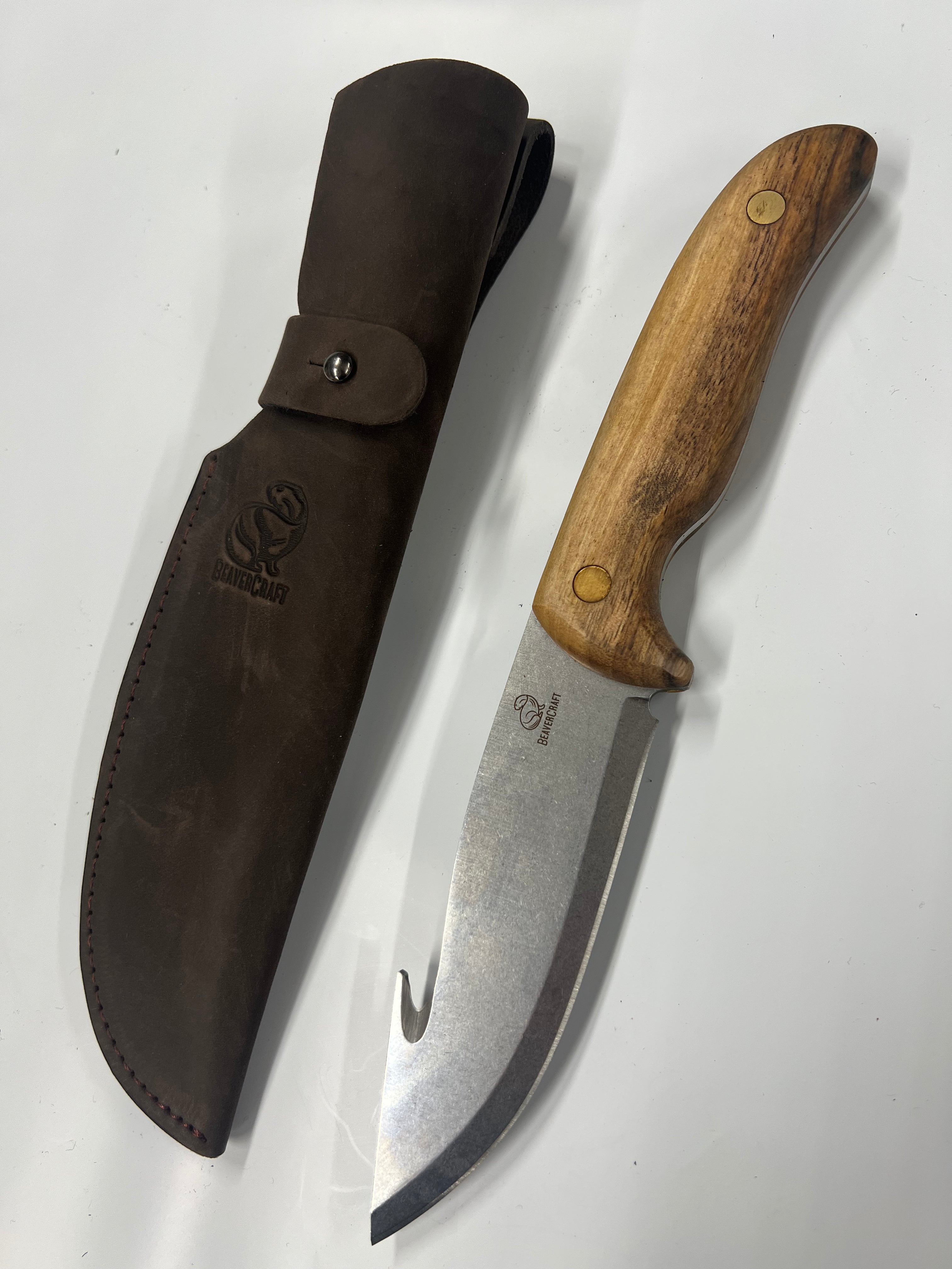 Couteau de chasse avec éviscérateur GTK1 et étui en cuir