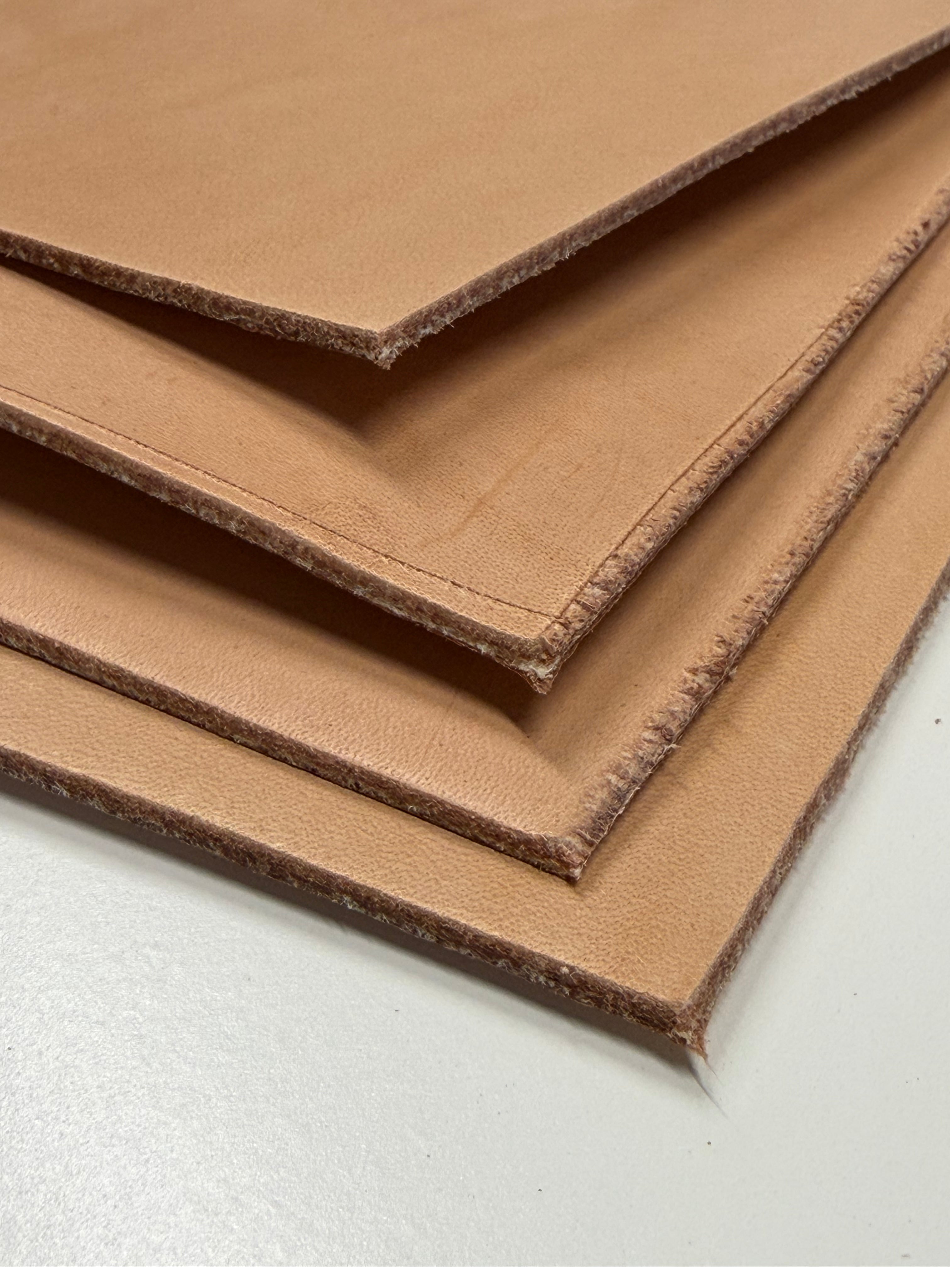 Apprendre à fabriquer un étui à couteau : cuir brut, cuir à étui et cuir à lanière/suspension