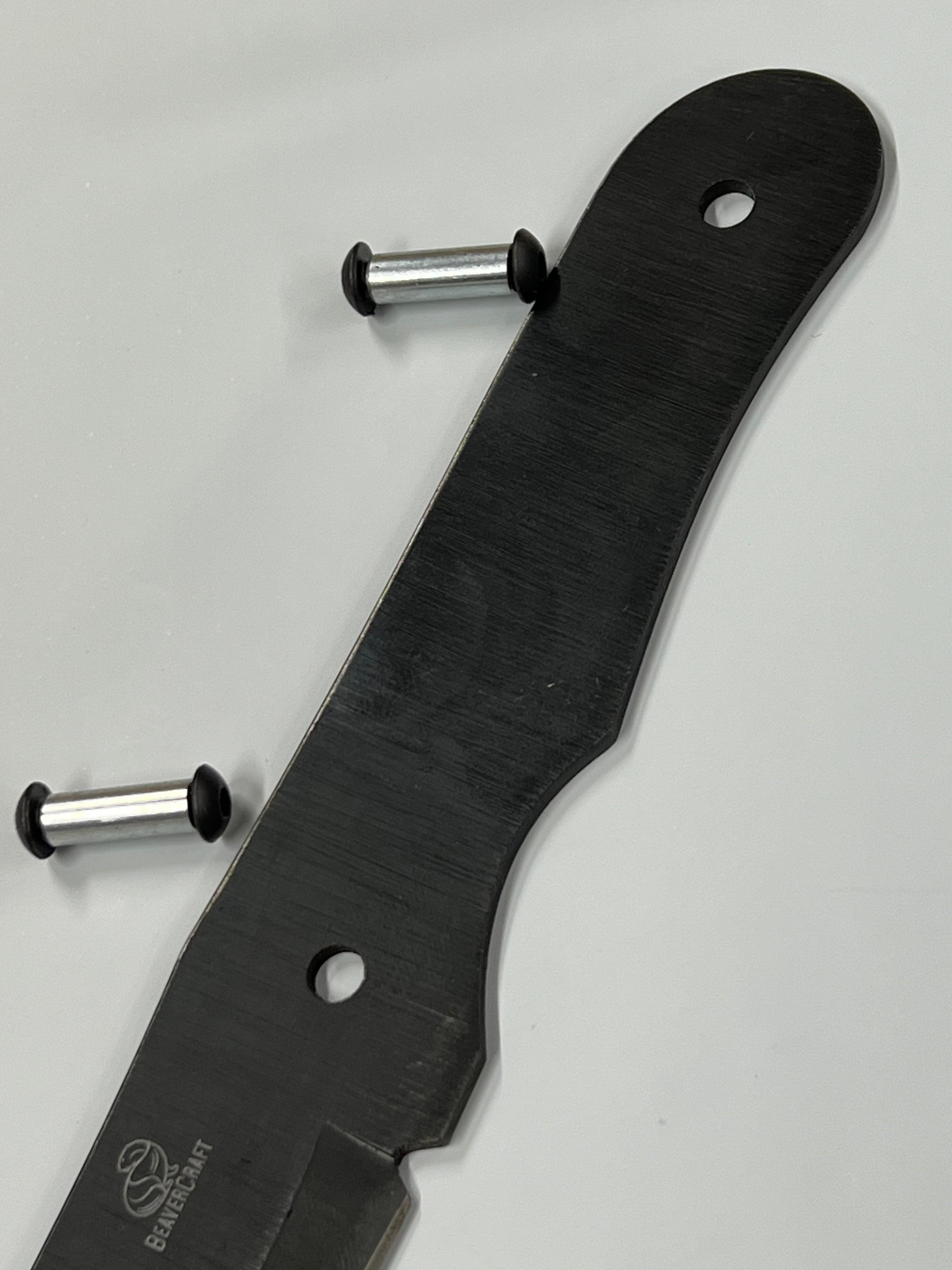 Lame de couteau de bushcraft BSH5 avec vis