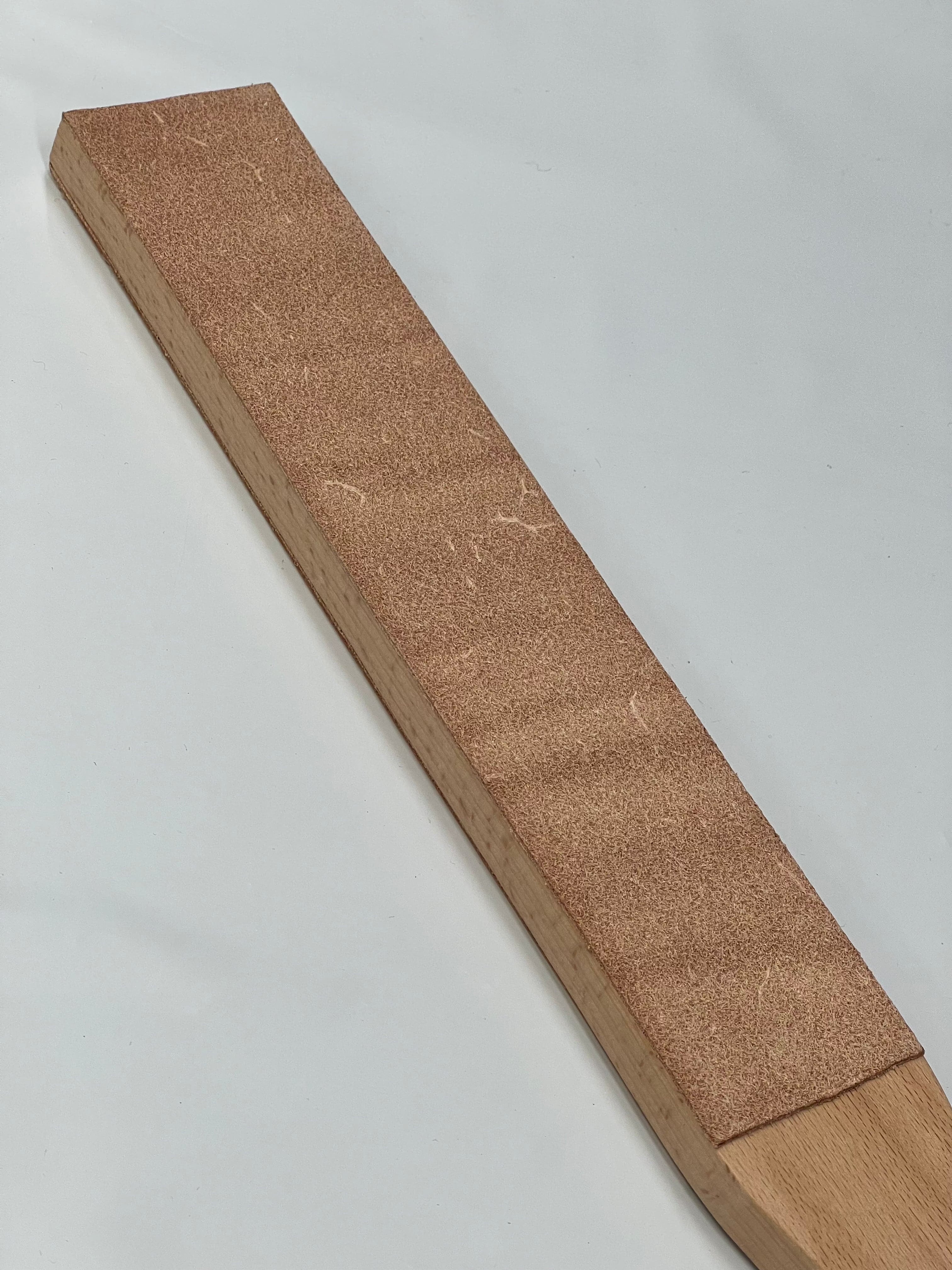 Cuir à rasoir double face sur socle en bois RW054-B