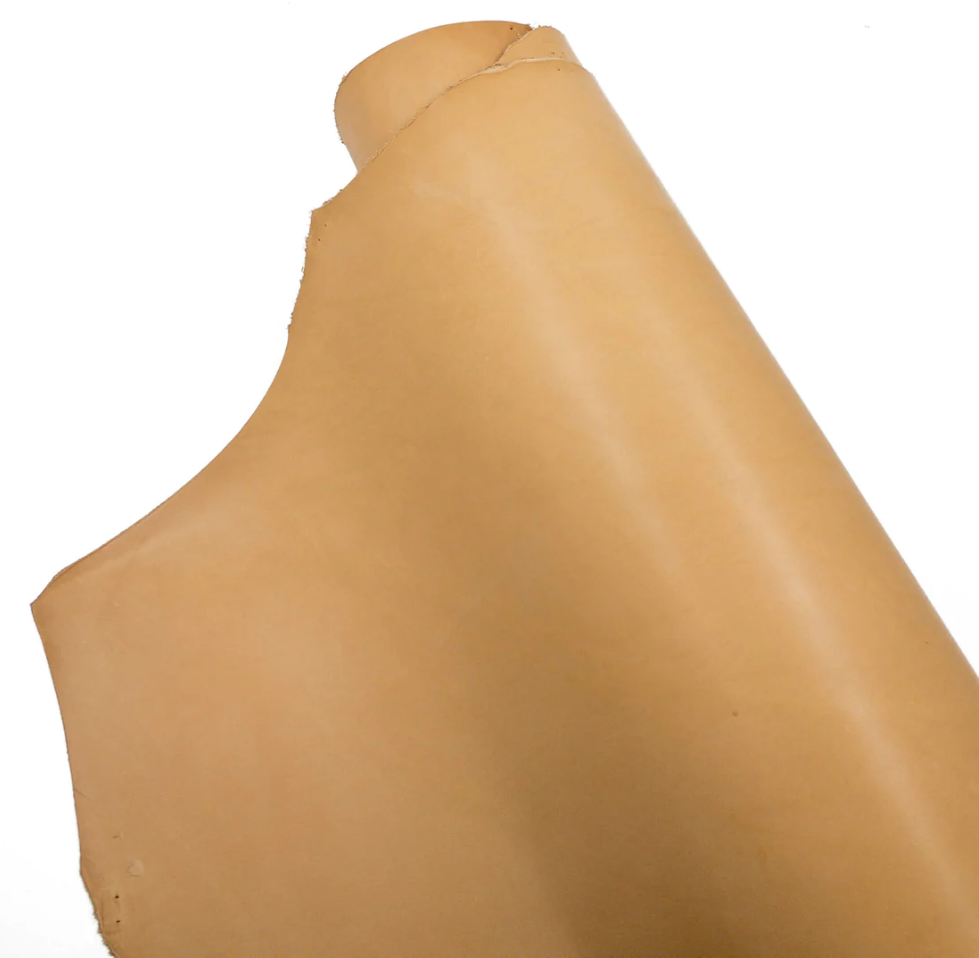 Apprendre à fabriquer un étui à couteau : cuir brut, cuir à étui et cuir à lanière/suspension