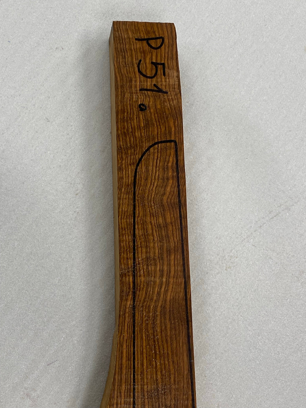 Ébauche de crosse de fusil en noyer turc grade 3 P-51
